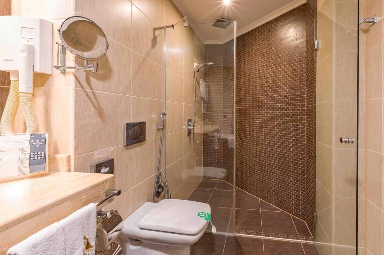 Spa Hotel Persenk Devin Exterior photo A shower cubicle
