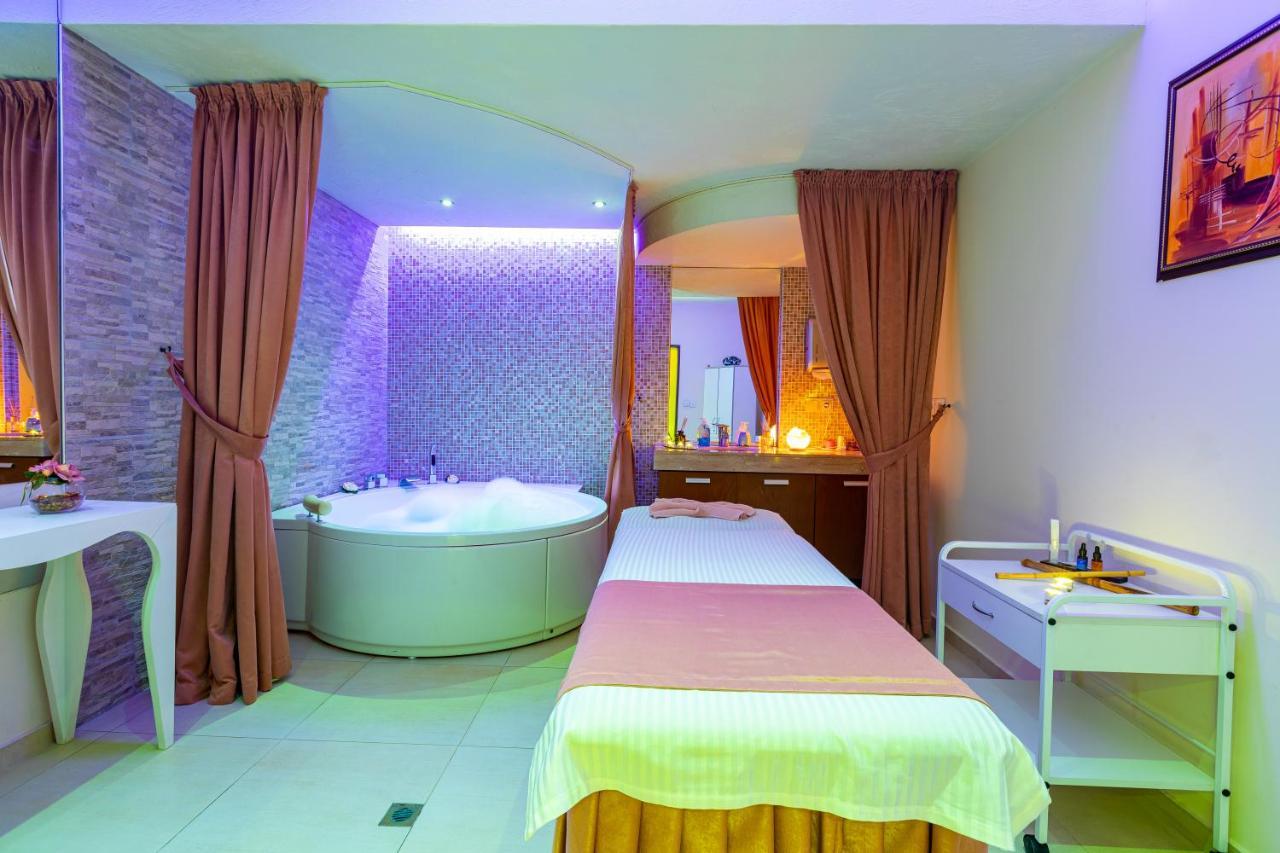 Spa Hotel Persenk Devin Exterior photo A spa treatment room