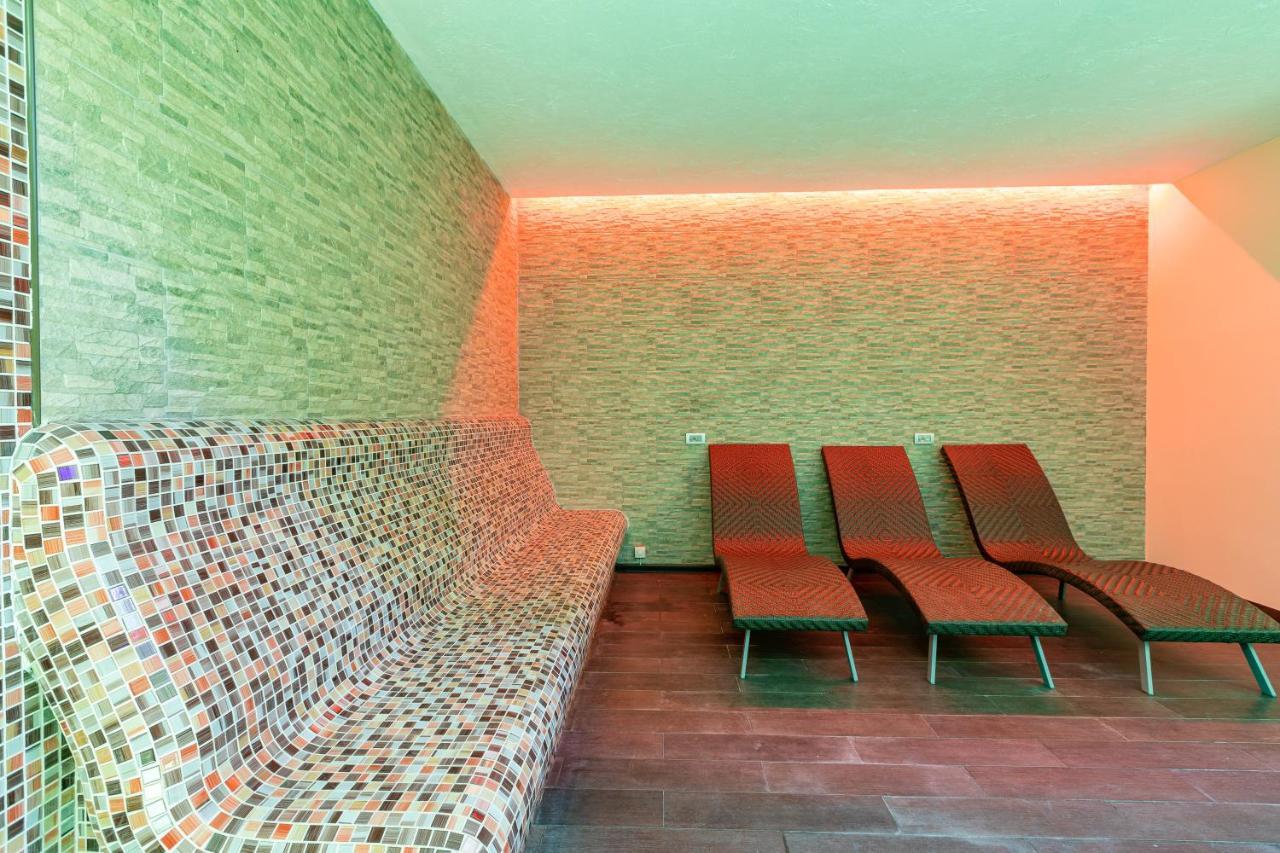 Spa Hotel Persenk Devin Exterior photo A relaxation room