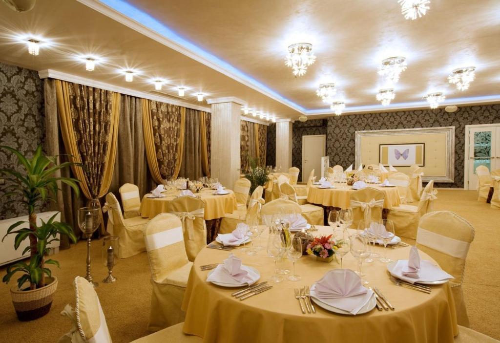 Spa Hotel Persenk Devin Exterior photo A banquet hall