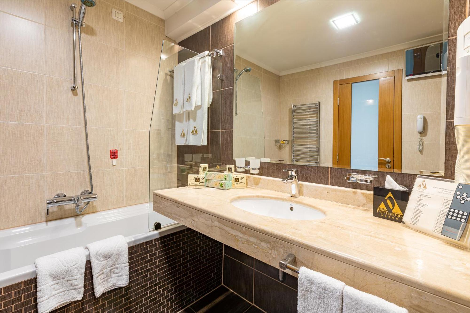 Spa Hotel Persenk Devin Exterior photo Bathroom