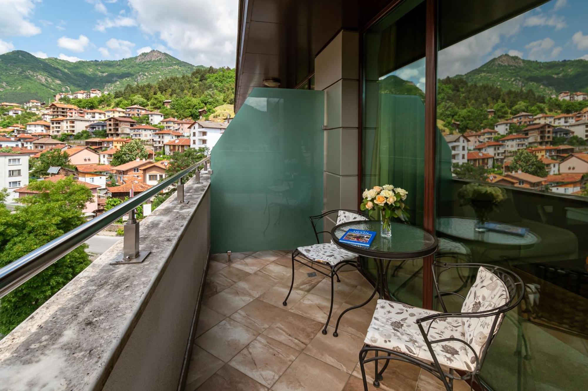Spa Hotel Persenk Devin Exterior photo A balcony