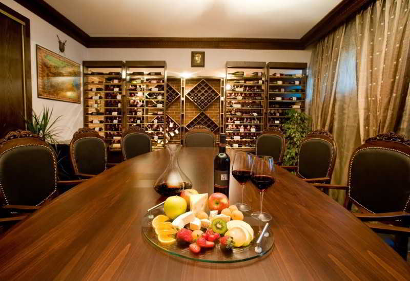 Spa Hotel Persenk Devin Restaurant photo Wine tasting room